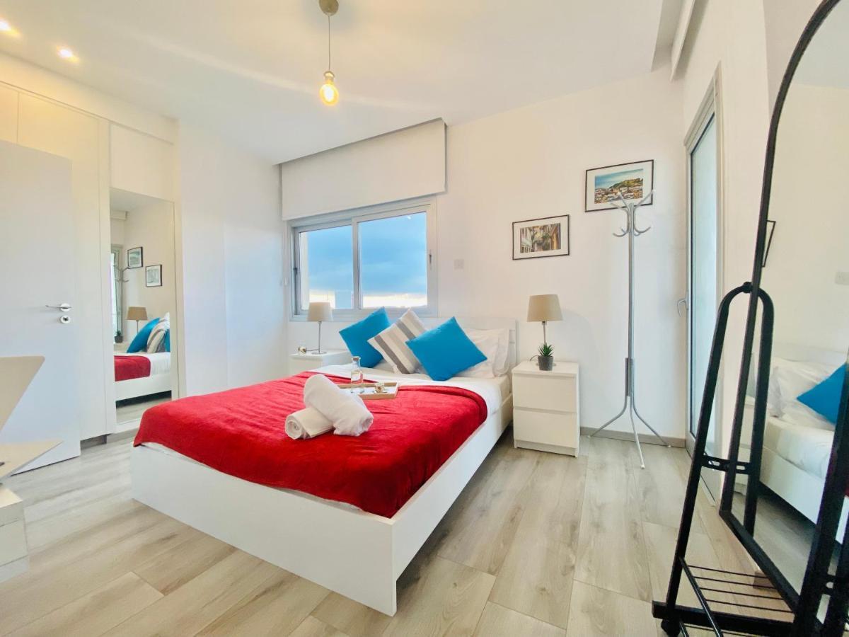 Panoramic Seaside Getaway, 2-br Penthouse Appartement *
